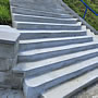 takto vyzerajú vyrovnané, opravené betónové schody